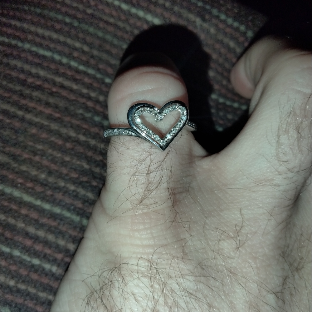 Size 7 floating heart diamond ring